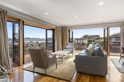 View (from property/room), Balcony/Terrace, Living room, Seating area, Lake view