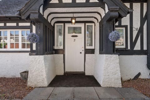 Kirkstyle Cottage Apartment in Coatbridge