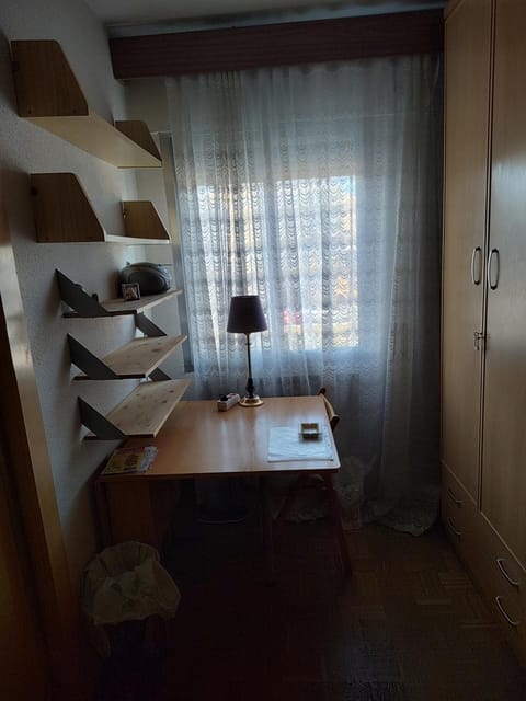 Habitación individual Alameda de Osuna Vacation rental in Madrid