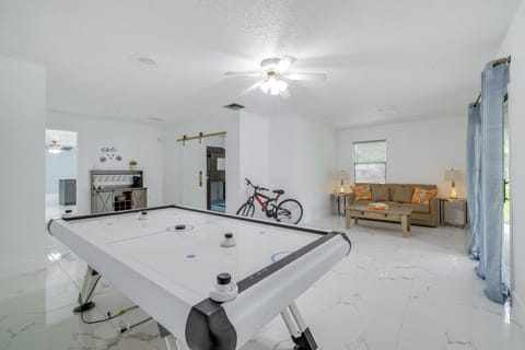 Swim and Hike Crystal River Retreat with Yard! House in Crystal River