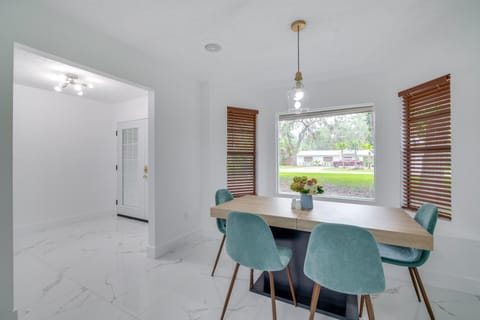 Swim and Hike Crystal River Retreat with Yard! House in Crystal River