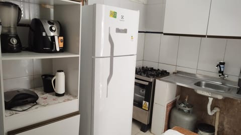 Coffee/tea facilities, Kitchen or kitchenette, oven, stove, toaster