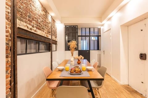 ParisConciergerie - Duplex for 12 with Cinema, 4BR Apartment in Paris