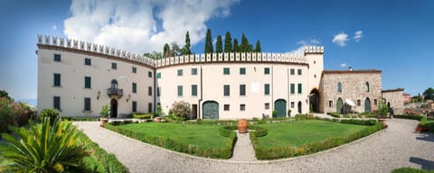 Apartment Castello with Pool Apartment in Colà