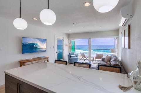 TV and multimedia, Living room, Photo of the whole room, Seating area, Dining area, Beach, Sea view