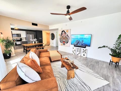 TV and multimedia, Living room, Seating area, Dining area, Evening entertainment