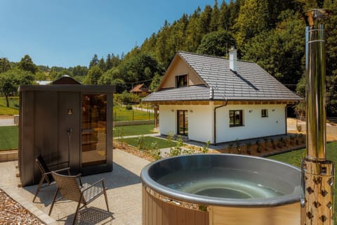 Hot Tub, Sauna