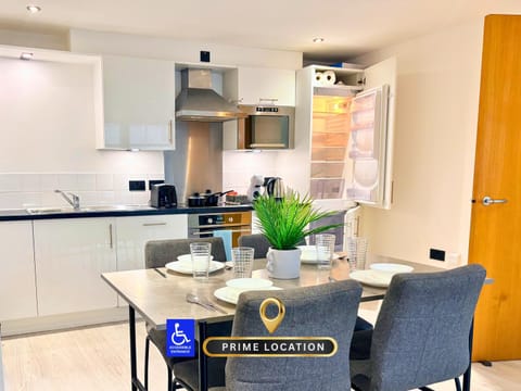 TV and multimedia, Kitchen or kitchenette, Living room, Dining area, dishwasher, internet, microwave, toaster
