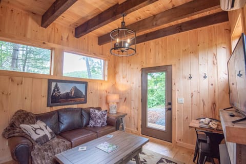 1 Mile to Downtown West Jefferson Camping Cabin #7 Cabin in West Jefferson