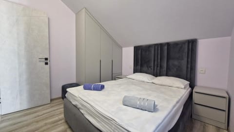 Bed, Photo of the whole room, Bedroom, towels, wardrobe