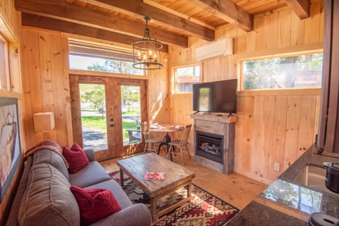 1 Mile to Downtown West Jefferson! Camping Cabin #3 Cabin in West Jefferson