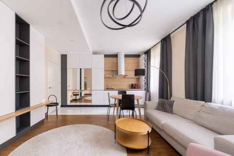 Kitchen or kitchenette, Living room, Seating area, Dining area