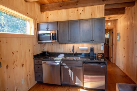 1 Mile to Downtown West Jefferson Camping Cabin #4 Cabin in West Jefferson