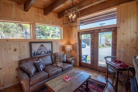 1 Mile to Downtown West Jefferson Camping Cabin #4 Cabin in West Jefferson