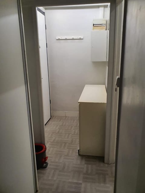 Clichy Loft Apartment in Levallois-Perret