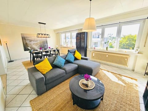 Chic Urban Stay 2BR with parking- BEL4 Apartment in Strassen