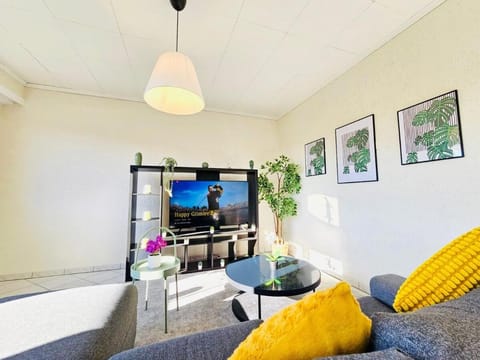 Chic Urban Stay 2BR with parking- BEL4 Apartment in Strassen