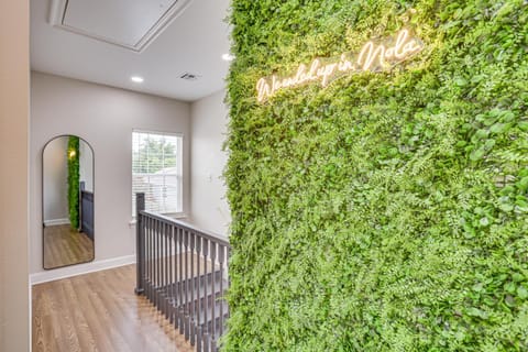 Walk to Carrollton Ave Eats Bright NOLA Duplex! House in New Orleans