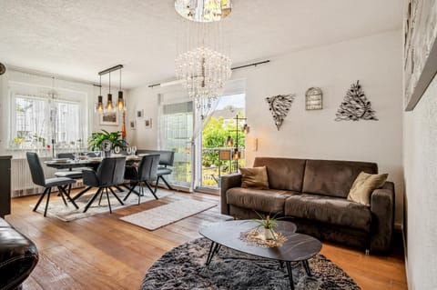 Living room, Dining area, Food, Lunch, Dinner