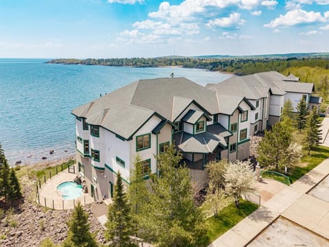Majestic Lake Views 1BR King Suite and Heated Pools Apartment in Two Harbors