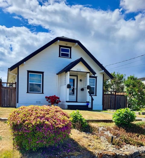 Cottage on Durango House in Tacoma