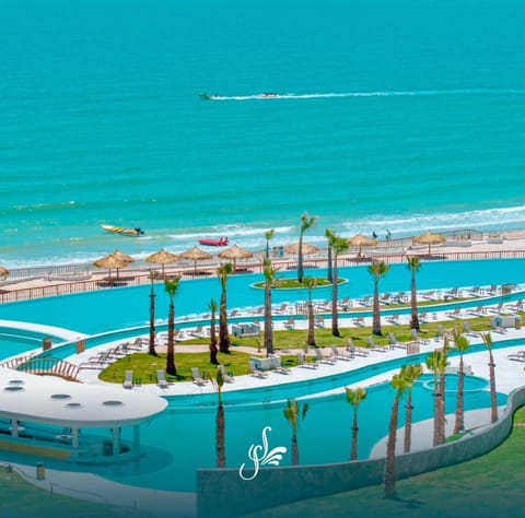 Beach, Beach, Swimming pool
