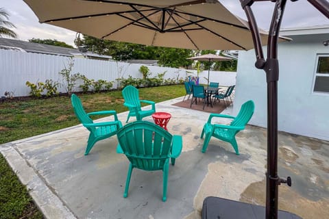 4 Mi to Beach Home with Patio in Fort Lauderdale! House in Oakland Park