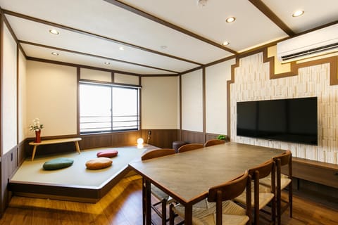 Living room, Dining area