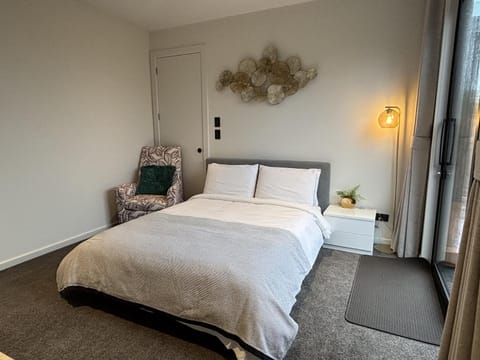 Cozy Ensuite Bed and Breakfast in Auckland