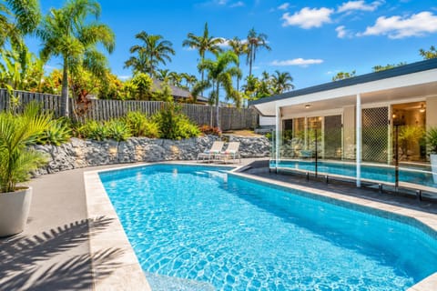 Patio, Garden, Garden view, Pool view, Swimming pool, sunbed