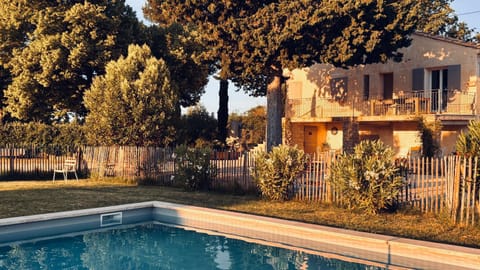 Property building, Garden, Garden view, Swimming pool