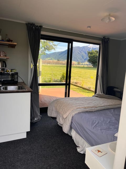 Natural landscape, Kitchen or kitchenette, Photo of the whole room, Bedroom, Mountain view
