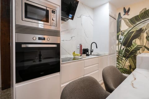 Dining area, oven, stove