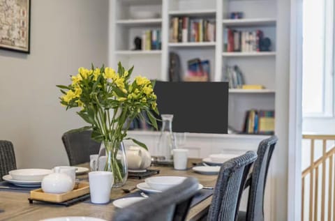 Library, Living room, Seating area, Dining area