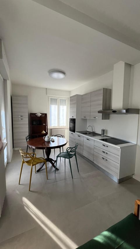 Kitchen or kitchenette, Dining area, dishwasher, microwave