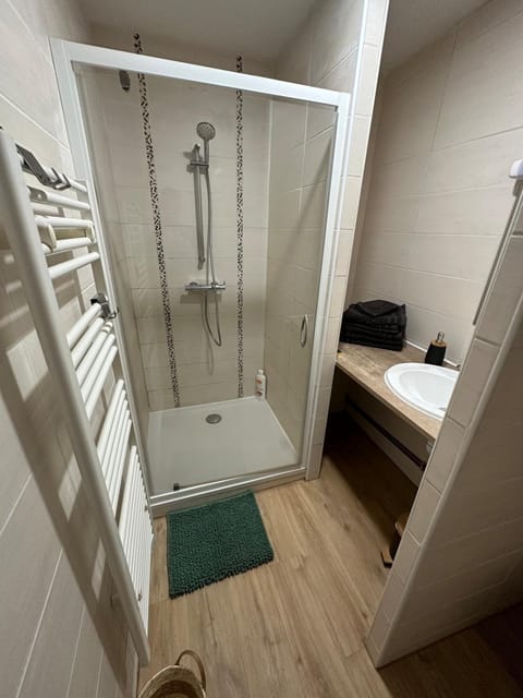 Appartement T2 avec Grande Terasse Apartment in Provence-Alpes-Côte d'Azur