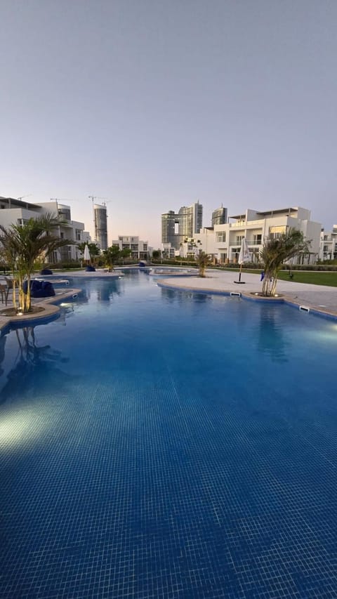 Pool view, Swimming pool, sunbed