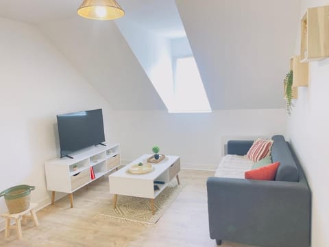 Cozy Terracotta - SNCF Station - Private Parking Apartment in Le Mans