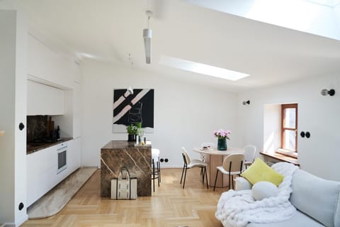Living room, Dining area, kitchen