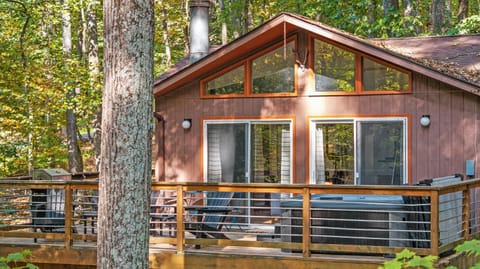 Property building, Patio, Natural landscape, Hot Tub