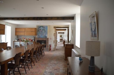 Living room, Banquet/Function facilities, Seating area, Dining area