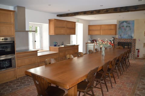 Dining area, dishwasher, stove