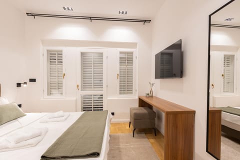 Communal lounge/ TV room, Bed, TV and multimedia, Photo of the whole room, Evening entertainment, Bedroom, towels