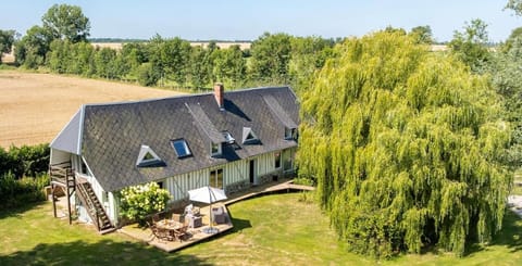 Property building, Spring, Day, Natural landscape, Garden, Garden view