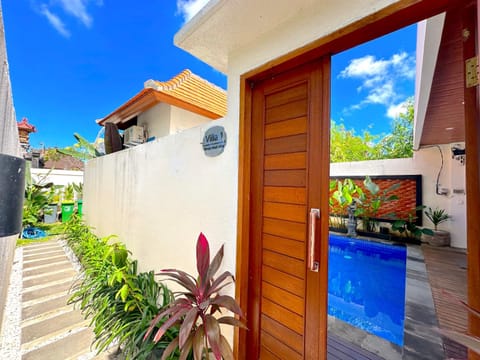 Property building, Garden, Garden view, Pool view, Swimming pool