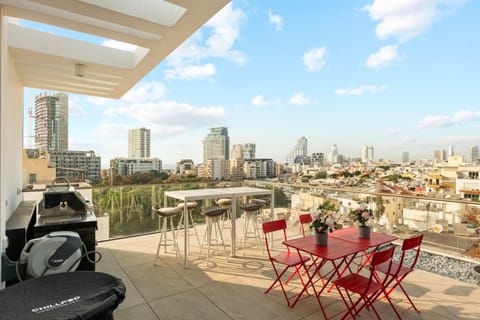 View (from property/room), City view