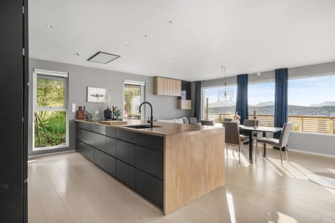 The Grand Horizon By Paramount Villa in Tromso