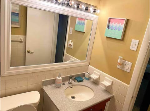 Lovely 2 Bedroom Condo With Free Parking & Wifi!! Apartment in Lauderhill