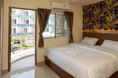 Bed, Bedroom, internet, towels, air conditioner