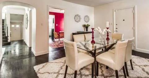 Spacious 5BR - Sleeps 10 - University District home House in Detroit